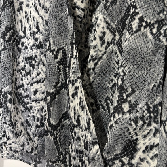 L Love Semi Sheer Snake Print Crossover Blouse Bell Sleeves Office Size Large - Picture 7 of 16